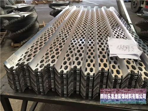 包柱铝单板生产厂家啥子品牌好？如何能选优秀包柱铝单板